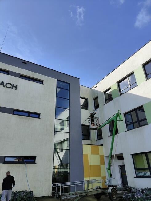 Mycie elewacji i dachów Gdańsk | Wynajem podnośnika koszoweg