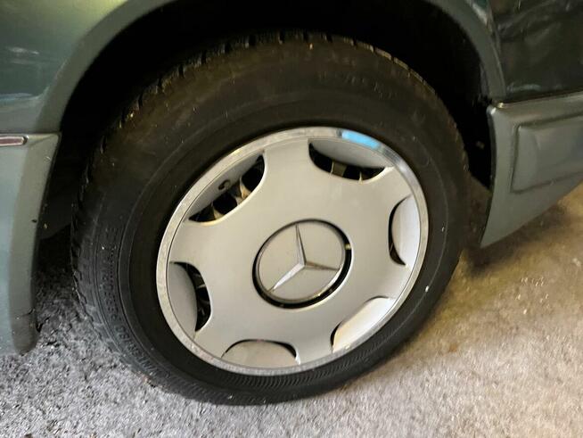 Mercedes Benz E 200 rok 1994.