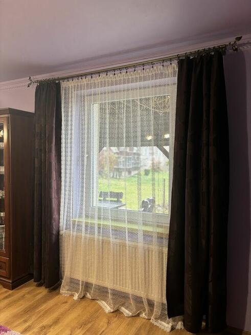 Zestaw brązowych zasłon z firanami