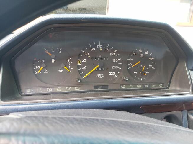 Mercedes-Benz E 124 T wersja 7 osobowa w skórze skandynawska