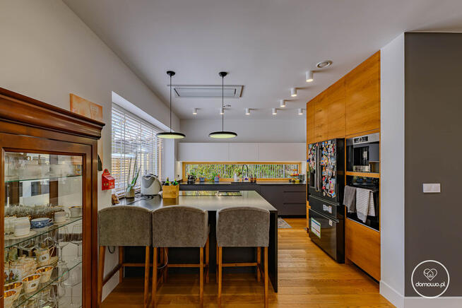 REZYDENCJA | 2021r. | 265m2 | 6 POKOI | BASEN