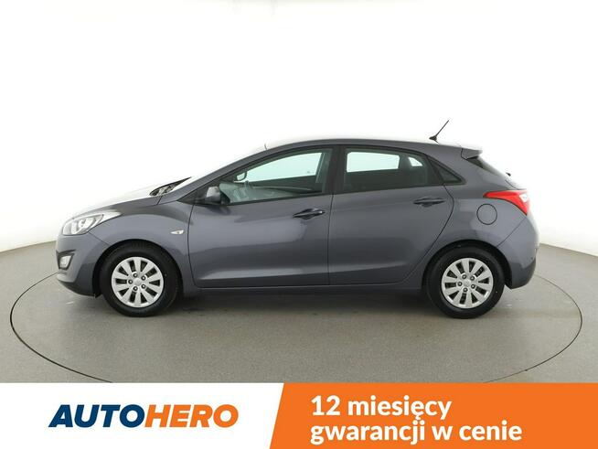 Hyundai i30 niski przebieg grzane fotele PDC klima