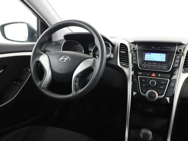 Hyundai i30 niski przebieg grzane fotele PDC klima
