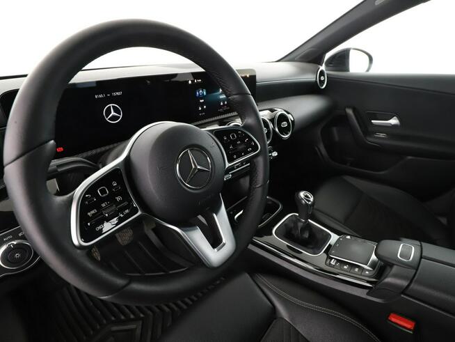 Mercedes A 180 FV23% navi półskóra grzane fotele kamera i czujniki parkowania