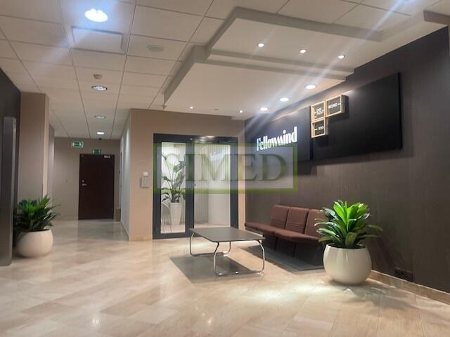 Dostęp24h,wys.3,5 m,dobre światło dzienne,recepcja