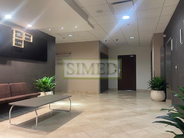 Dostęp24h,wys.3,5 m,dobre światło dzienne,recepcja