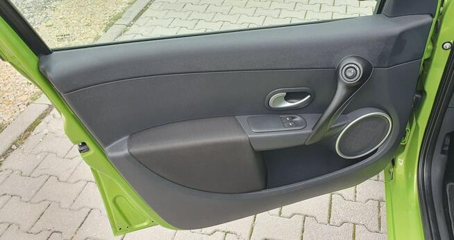 Renault Clio W oryginalnym lakierze/Bardzo zadbany/Ledy/Alufelgi/Podgrzewane fotele