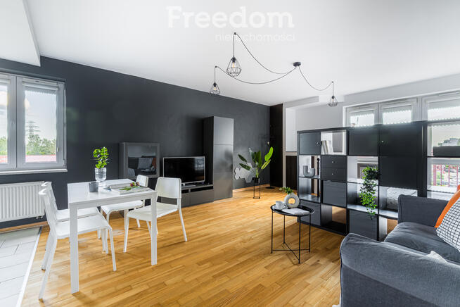 Miejsce postojowe i komórka w cenie