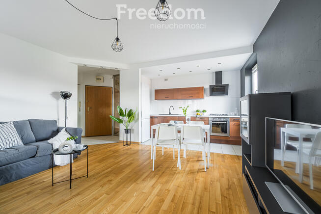 Miejsce postojowe i komórka w cenie