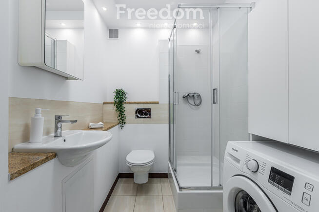 Miejsce postojowe i komórka w cenie