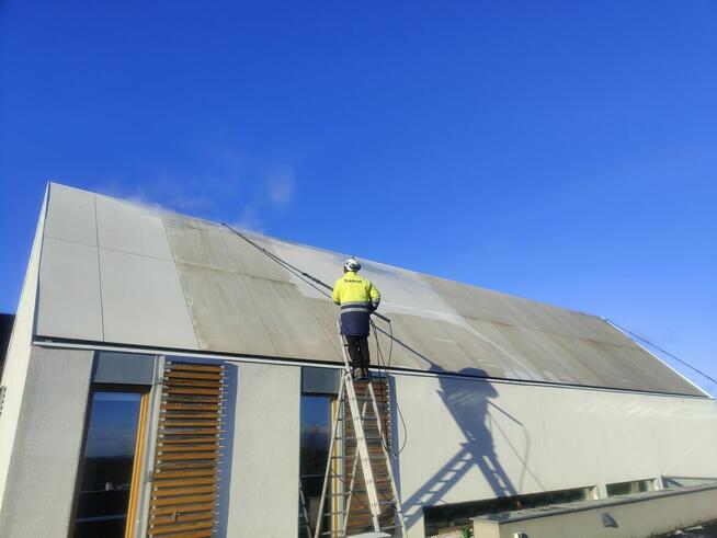 Mycie elewacji i dachów Gdańsk | Wynajem podnośnika koszoweg