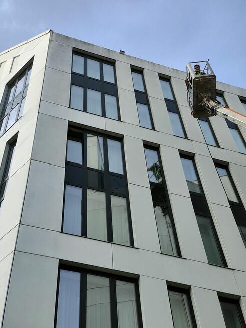 Mycie elewacji i dachów Gdańsk | Wynajem podnośnika koszoweg