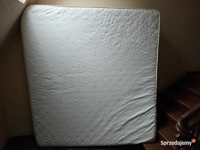 Materac Piankowy Duży 180 cm x 200 cm Stan Bardzo Dobry