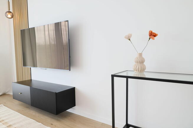 Parter - 2 pokoje - 2 ogródki - garaż