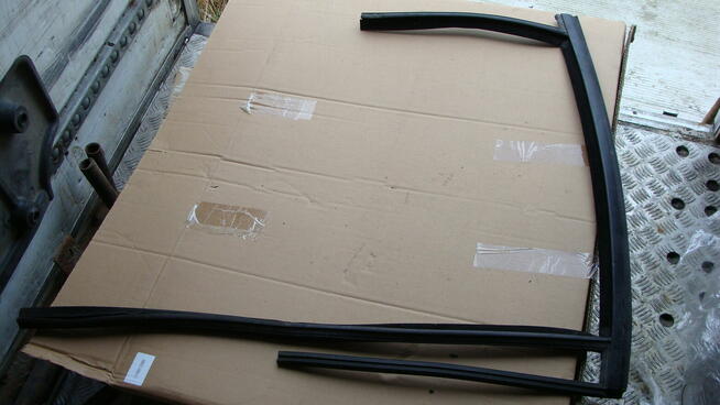 listwa niklowana drzwi Ford c max prawy tył 2014 r