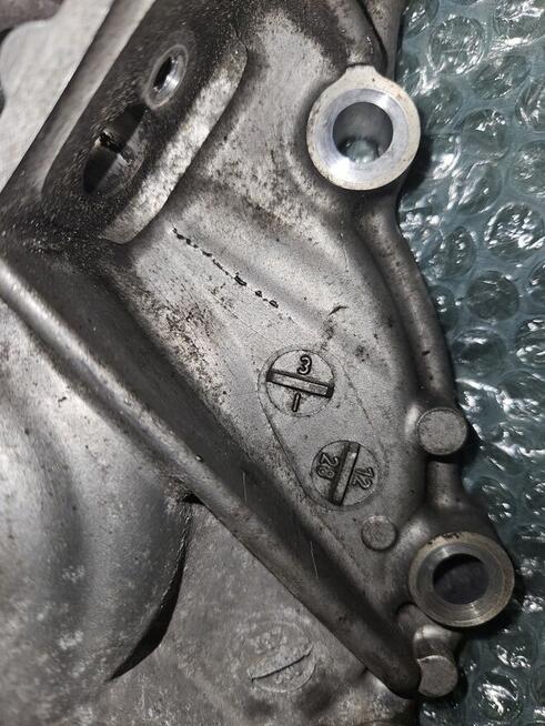 W246 osłona łańcucha rozrządu b-klas A6450150102 miska oleju