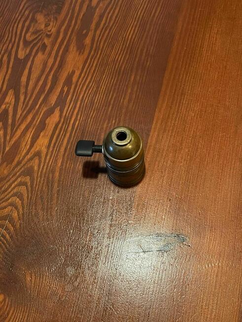 Stara oprawka mosiężna z wyłącznikiem E27