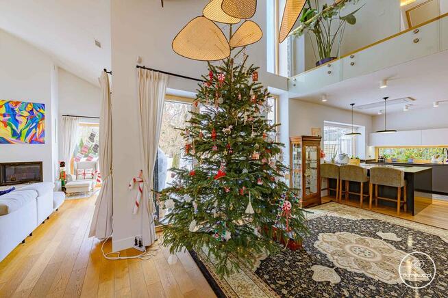 WYJĄTKOWY DOM | 265m2 | 6 POKOI | BASEN | 2021r.