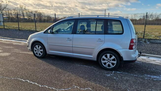 Volkswagen Touran 2.0TDi 140KM 2007r AUTOMAT Klima Navi Duży Wyświetlacz Tempomat