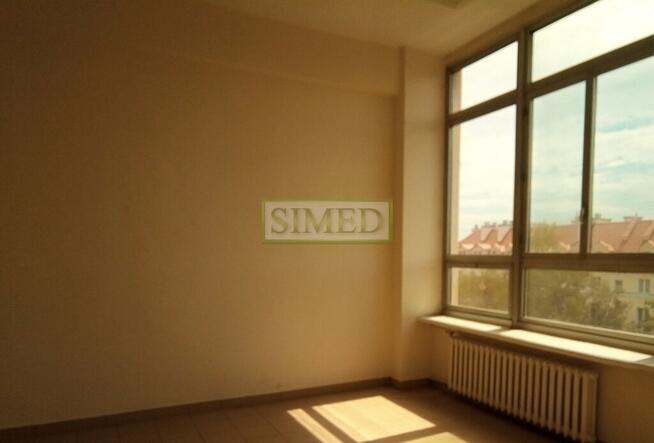 Dostęp 24h. 17 m2 ,wys. 3,4m recepcja , ochrona