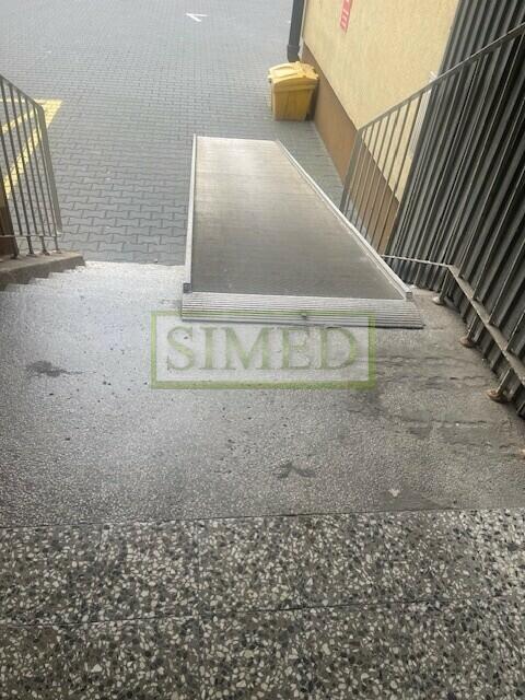 Dostęp 24h. 17 m2 ,wys. 3,4m recepcja , ochrona