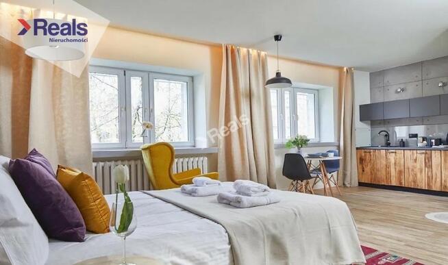 Atrakcyjne studio 30 m², Warszawa ul. Nowolipie