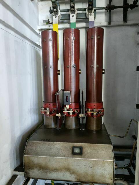 Dosycanie olejowych głowic kablowych SN 3GO, KOSTUCHNA