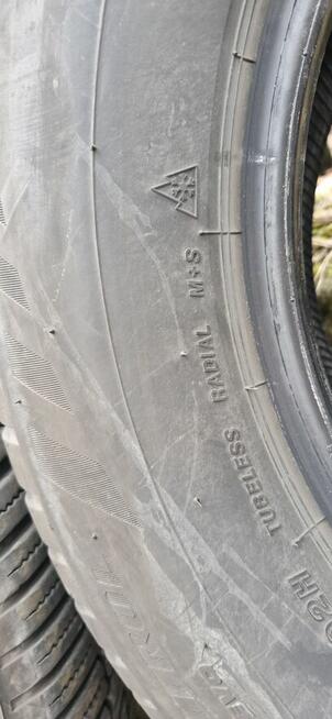 Opony wielosezonowe Bridgestone WeatherControl 215/65R16