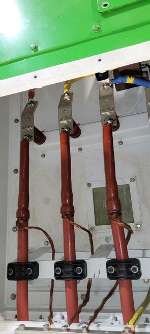 Dosycanie olejowych głowic kablowych SN 3GO, KOSTUCHNA