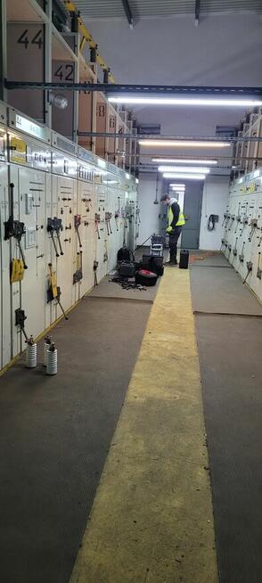 Dosycanie olejowych głowic kablowych SN 3GO, KOSTUCHNA