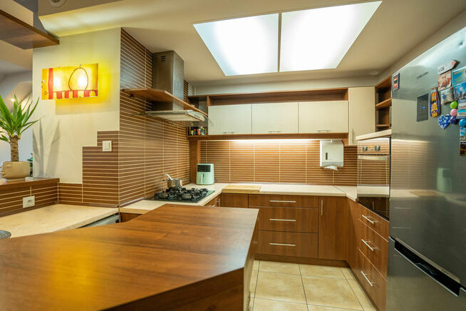 Dwupoziomowe z antresolą Nowe Miasto * z m. parking. w cenie