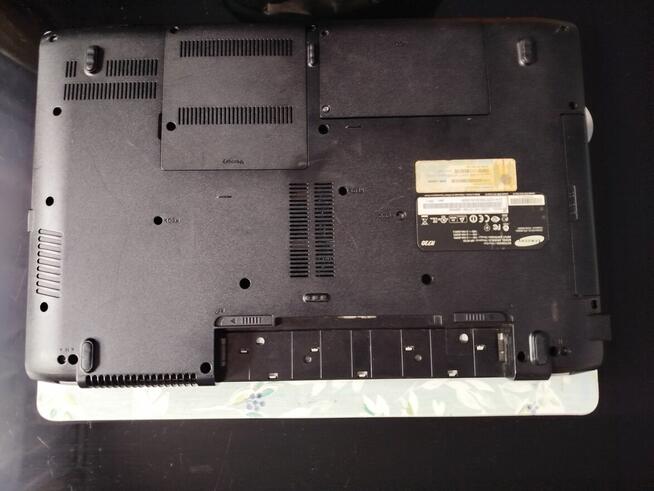 Laptopy Samsung R730, MacBook Pro