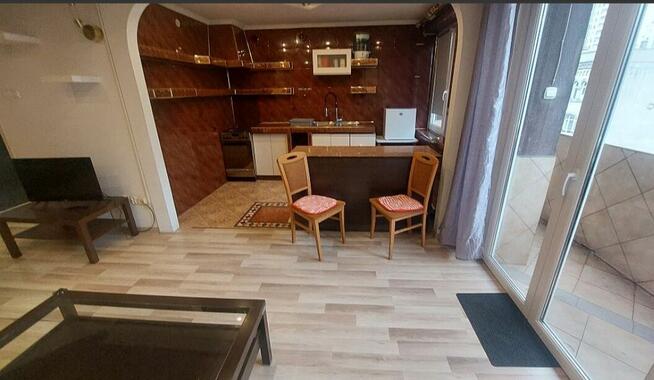 Piotrkowska dwa pokoje 52m2 centralne ogrzewanie. Parking