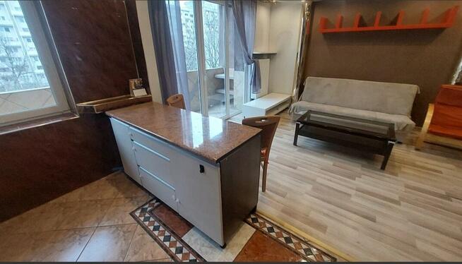 Piotrkowska dwa pokoje 52m2 centralne ogrzewanie. Parking