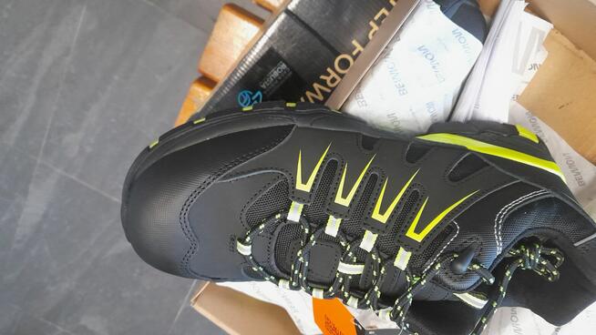 Sprzedam nowe buty robocze
