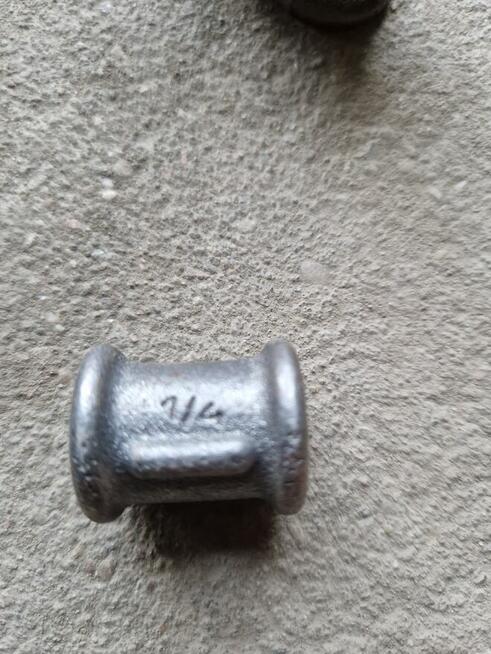 Mufy żeliwne 1/4 cala – solidne połączenia instalacyjne