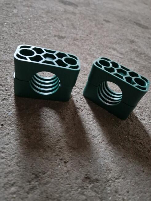 Uchwyty do przewodów i rur hydraulicznych