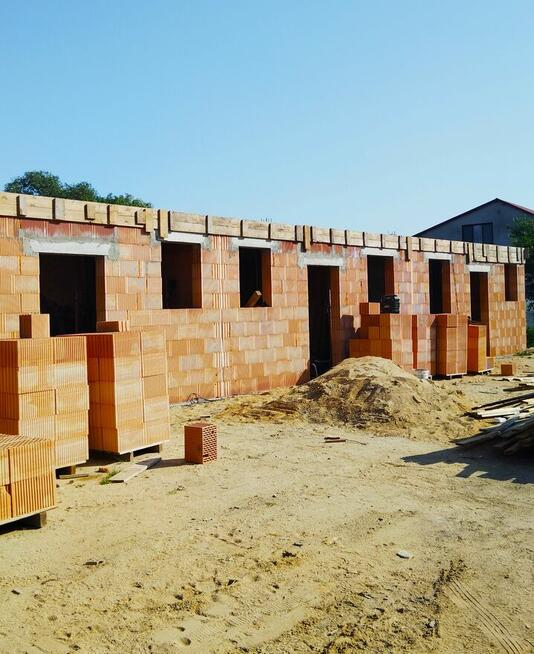 Dom w zabudowie szeregowej! Ogródek + 2 miejsca postojowe!