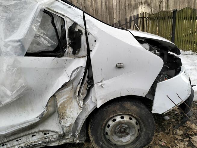 Renault Trafic rocznik 2014 powypadkowy