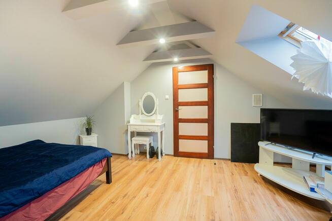 Dwupoziomowe z antresolą Nowe Miasto * z m. parking. w cenie