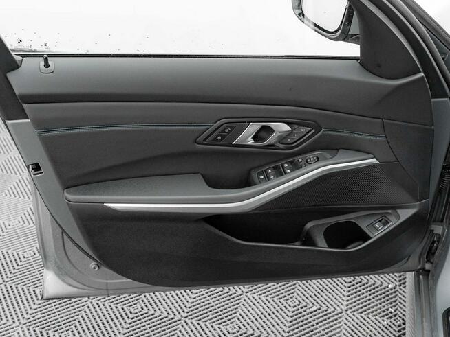 WD8711R#318d mHEV M Sport Podgrz.f Cz.park LED Salon PL VAT23%