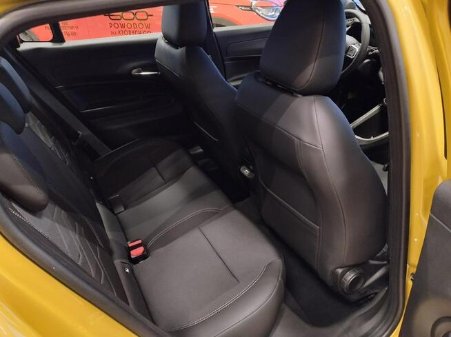 Jeep Avenger Wersja ALTITUDE 1.2 DCT 110KM + Czarny dach + Pakiet zimowy