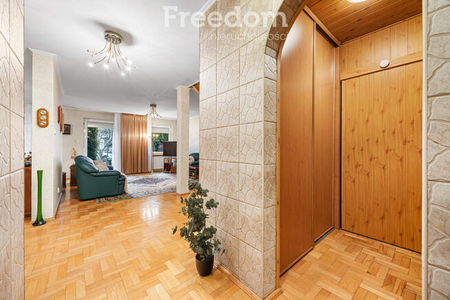 Dom w Warszawie na kameralnym osiedlu