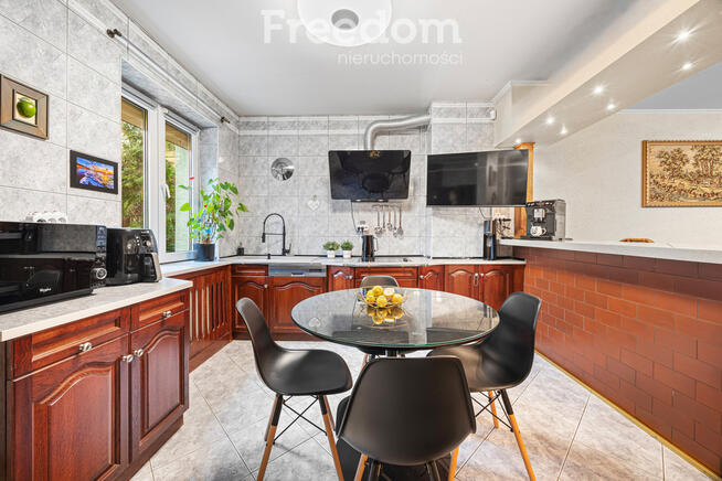 Dom w Warszawie na kameralnym osiedlu