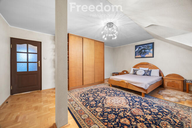 Dom w Warszawie na kameralnym osiedlu