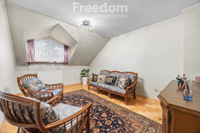 Dom w Warszawie na kameralnym osiedlu