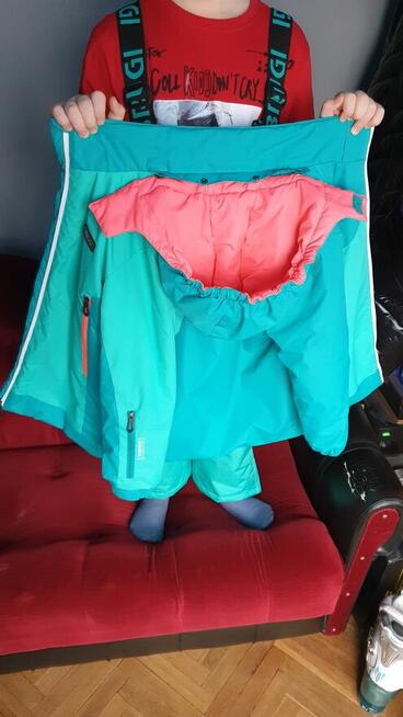 Strój, kombinezon narciarski.