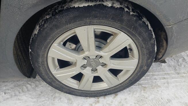 prawie nowe 4 opony wielosezonowe dunlop 225/50 R17