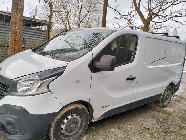Renault Trafic rocznik 2014 powypadkowy