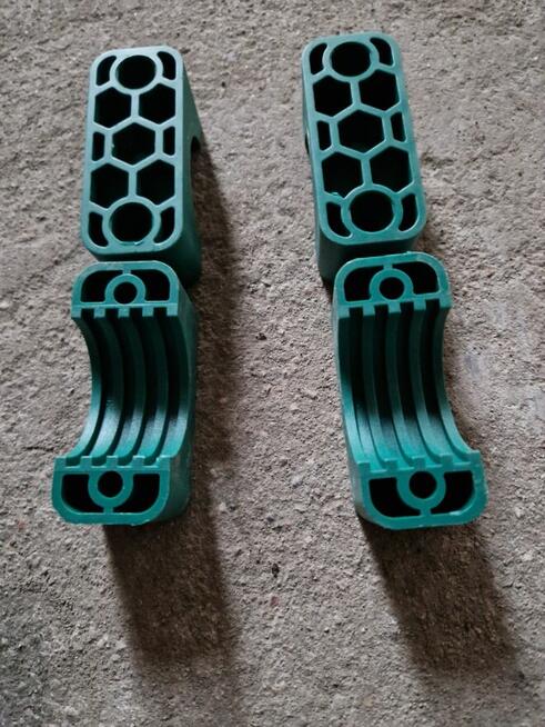 Uchwyty do przewodów i rur hydraulicznych